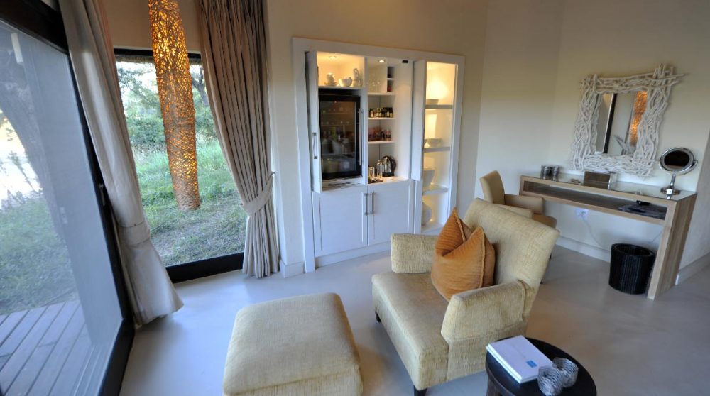 Fauteuil dans une chambre du lodge