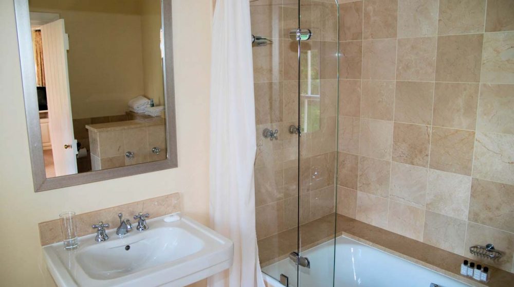 La salle de bains d'une chambre garden