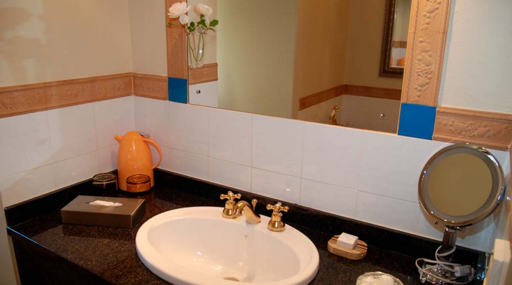 Lavabo dans une salle de bains