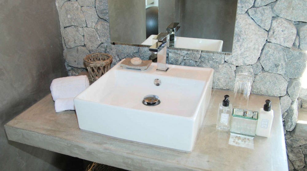 Lavabo dans une salle de bains