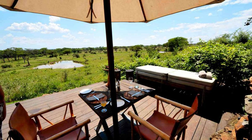 Table pour se détendre au soleil