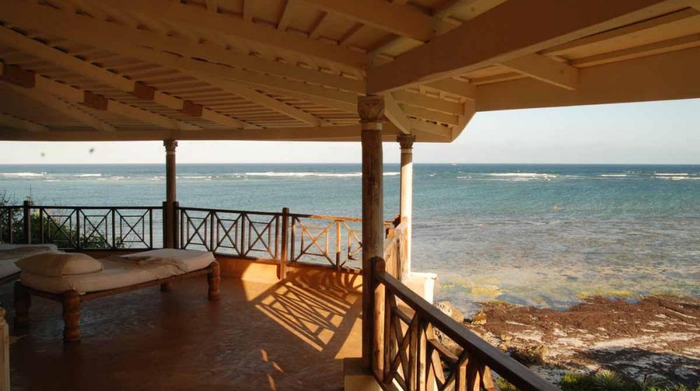 La mer à l'Alfajiri Cliff Villa