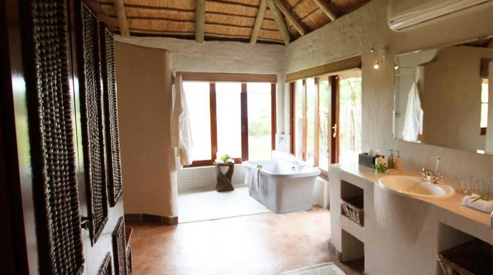 La salle de bains de l'Amakhala Hlosi Lodge
