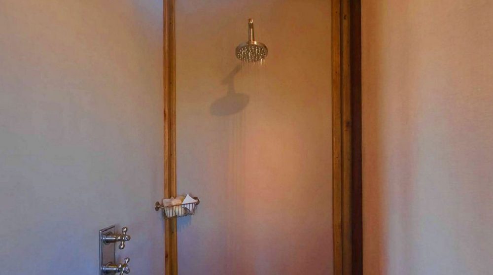 Salle de bains au Dolomite Camp