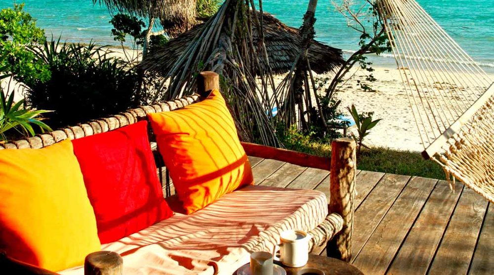 Détente dans une suite au Fumba Beach Lodge