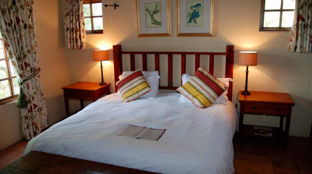 Lit d'une chambre standard au Hulala Lakeside Lodge