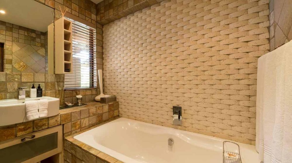 La salle de bains du Khaya Ndlovu Manor House