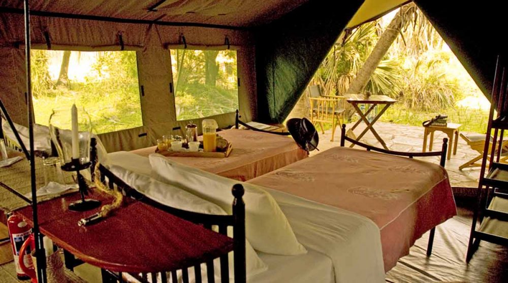 Lits au Lac Manze Camp