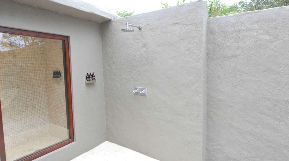 Douche extérieure au Londolozi Founders Camp