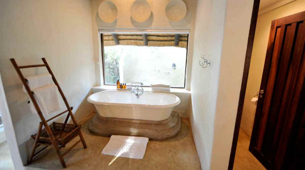 Baignoire dans une salle de bains du Londolozi Varty Camp