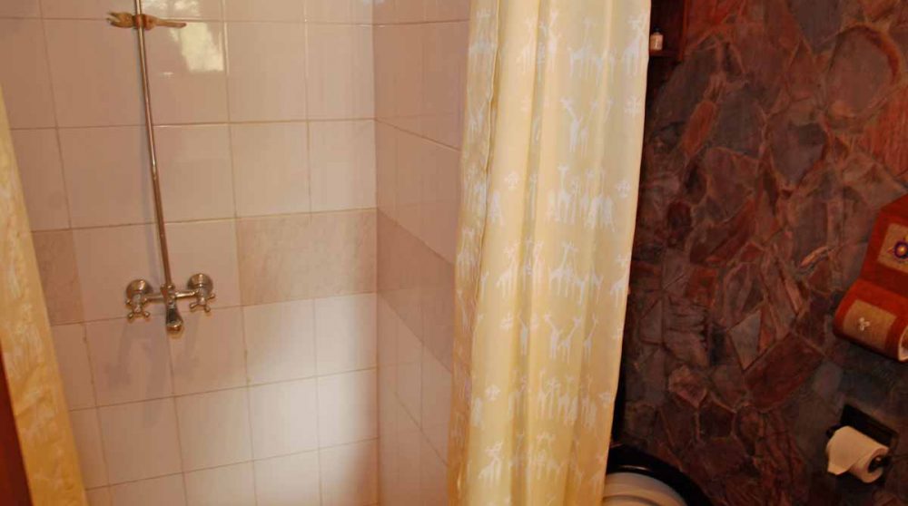 La salle de bains au Mbalageti