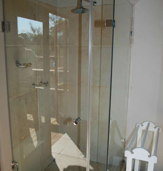 Douche dans une salle de bains au Notten's