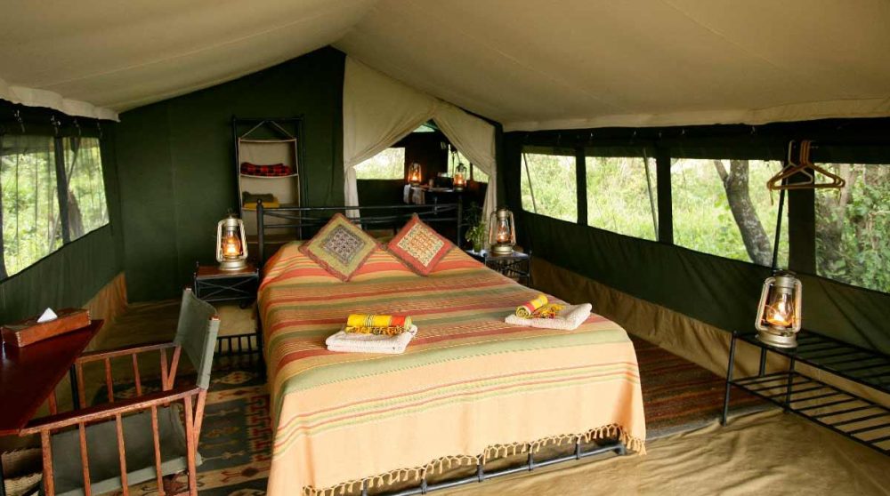 Lit et coin bureau au Kenya