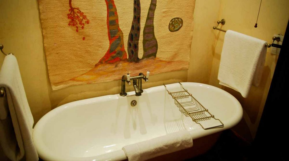 La baignoire dans une salle de bains en Afrique du Sud