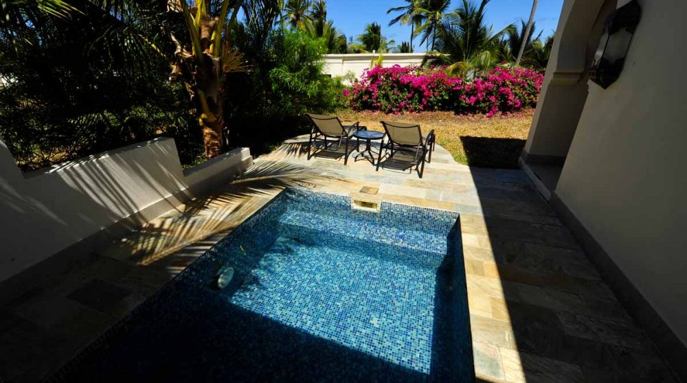 Piscine privée dans une villa à Zanzibar