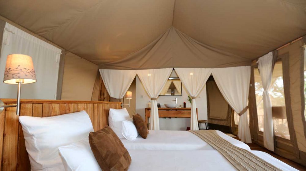 Chambre avec une salle de bains