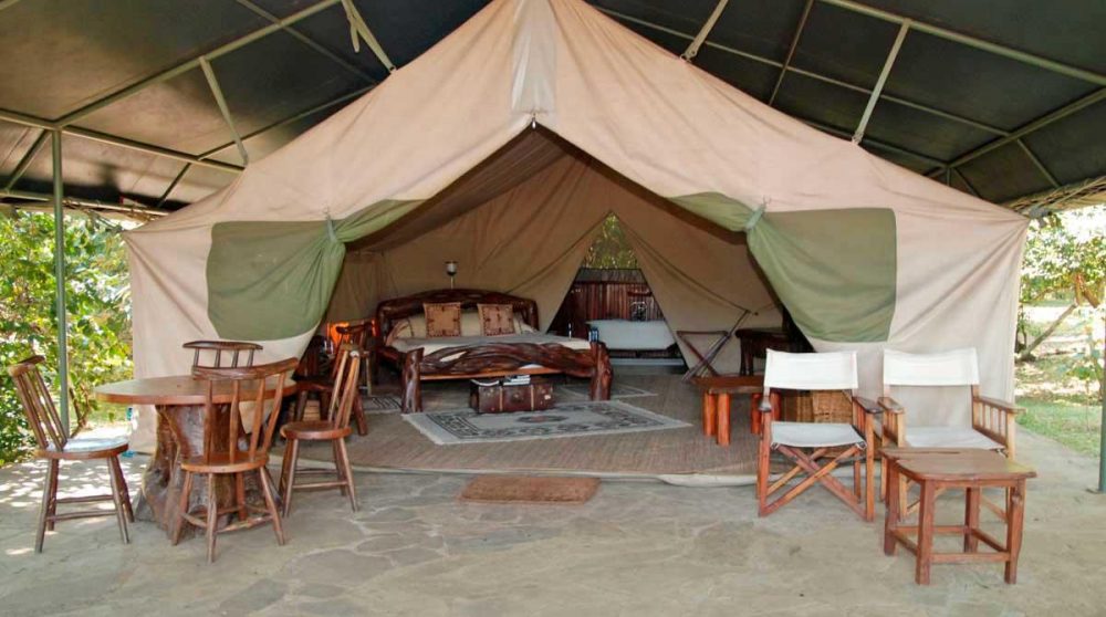 La tente avec la terrasse devant