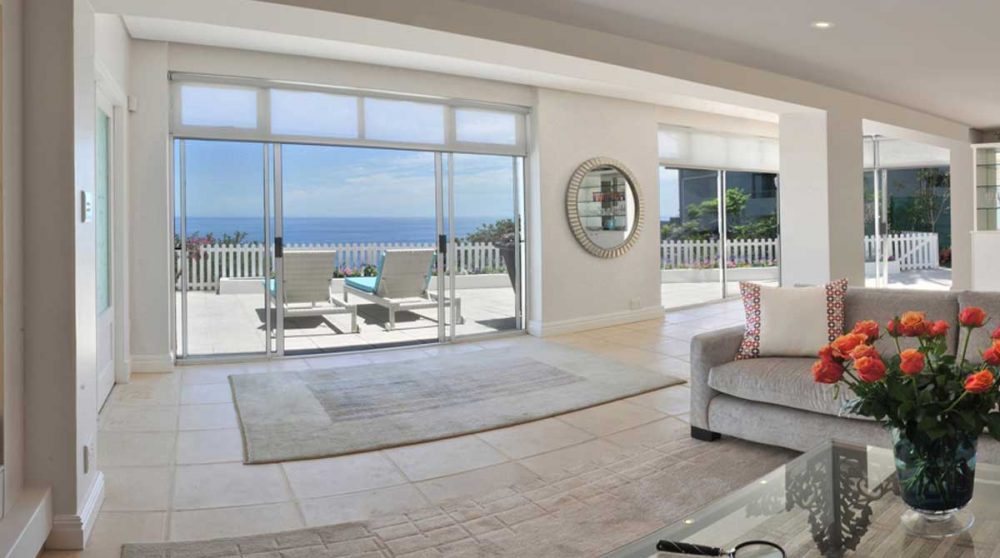 Le salon de l'appartement Neptune