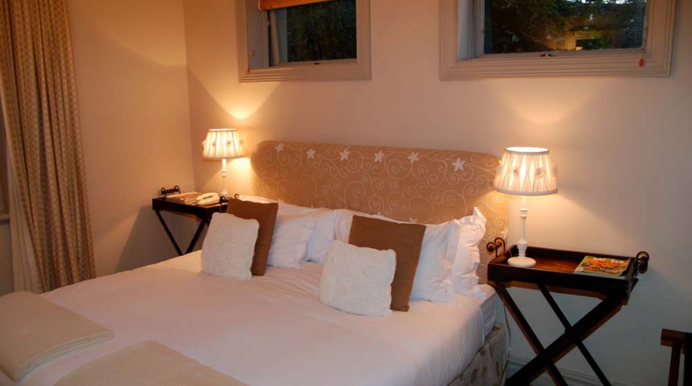 Chambre avec lit double