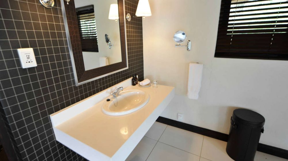 Lavabo dans une salle de bains