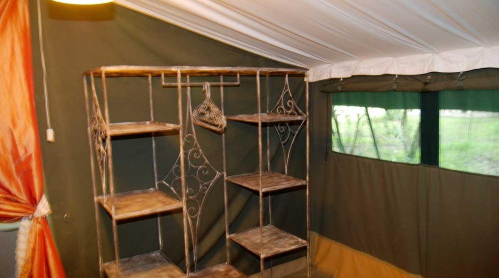 Coin pour ranger dans une tente