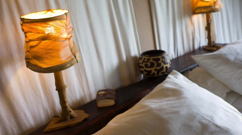 Lampes dans une tente