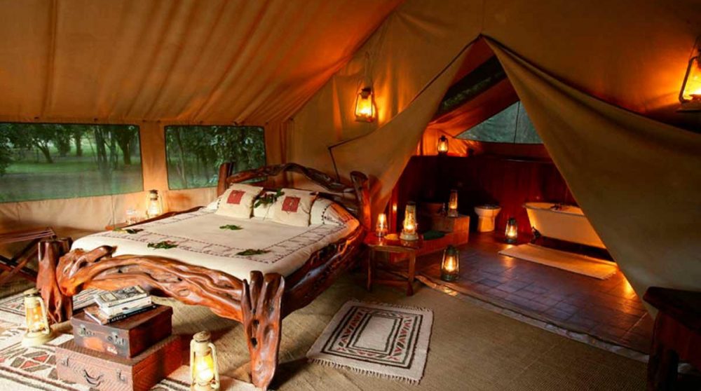 Soirée dans la tente au Masai Mara