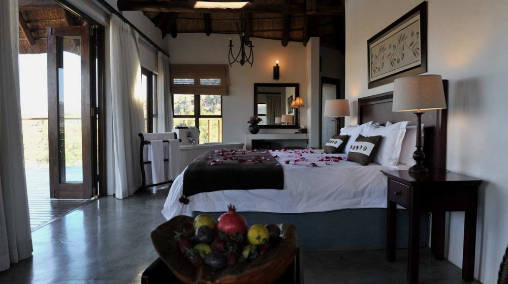 Une corbeille de bienvenue dans la chambre dans le Kwazulu Natal