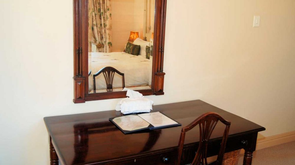 Bureau dans une chambre luxury à Franschooek