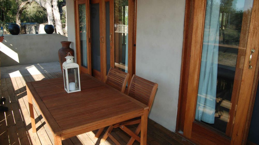 Table sur le balcon à Sabi Sand