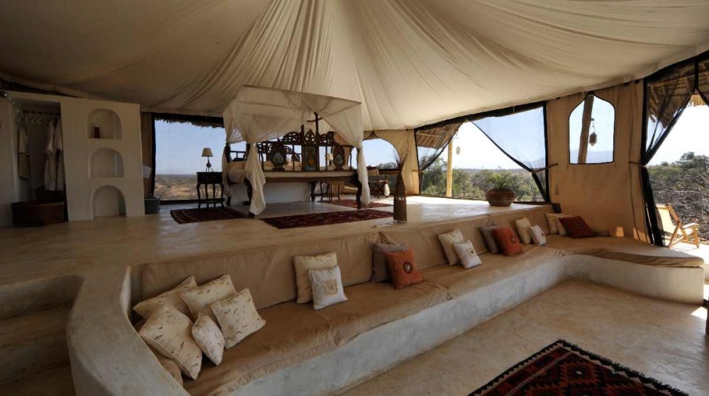 Intérieur de la chambre du lodge au Kenya