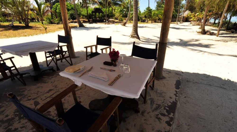 Le restaurant de la plage à Zanzibar
