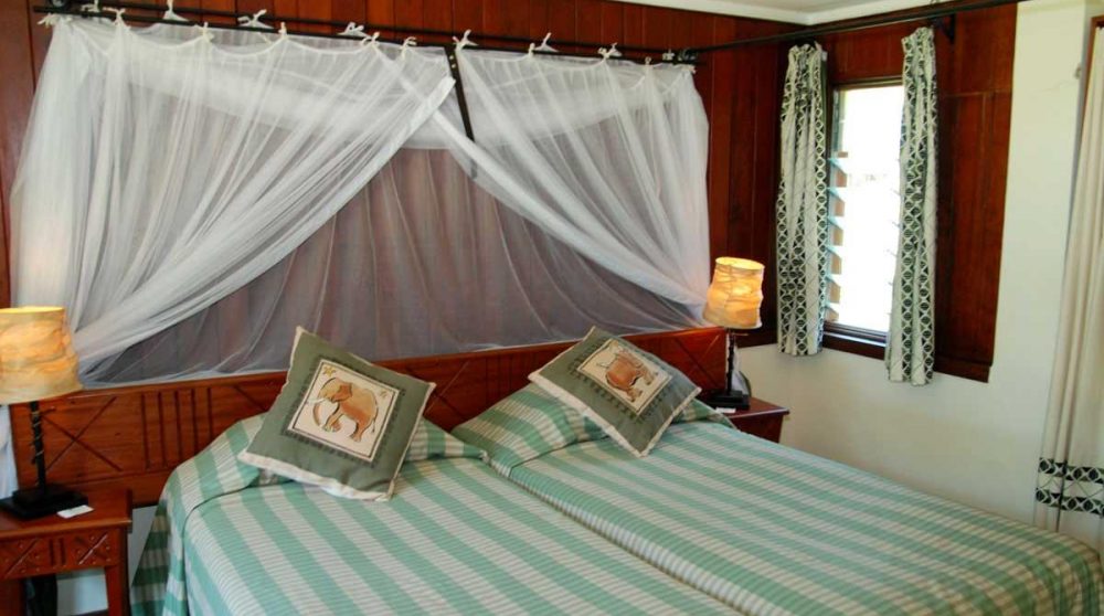 Lit à l'hôtel dans le Masai Mara