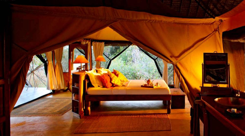 A l'intérieur de l'une des tentes