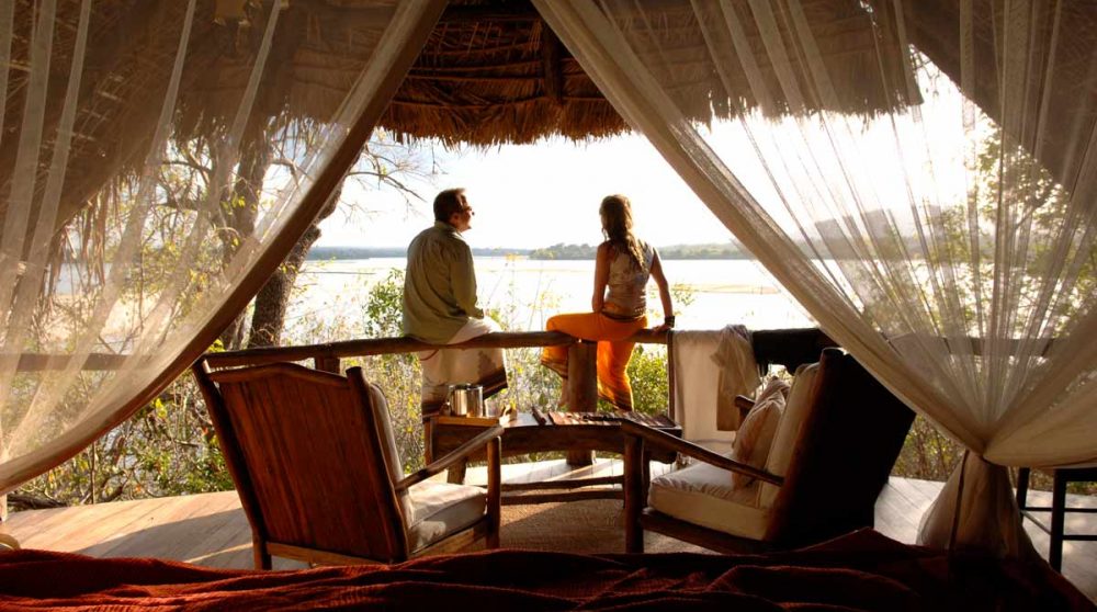 Détente dans une chambre en Tanzanie