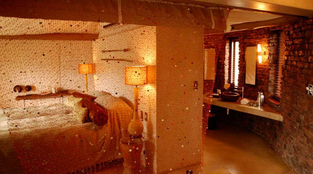 La salle de bains et la chambre