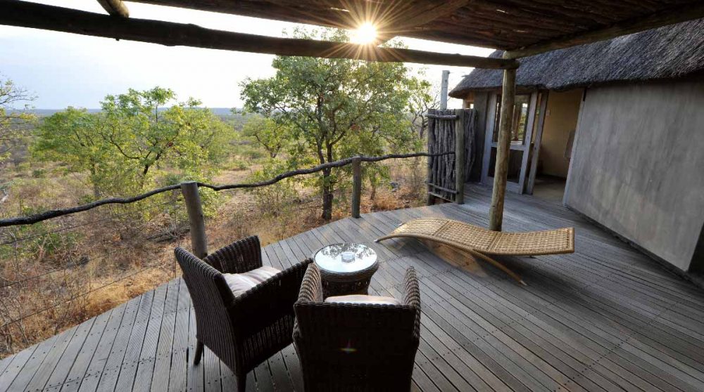 Fauteuils pour se détendre sur la terrasse