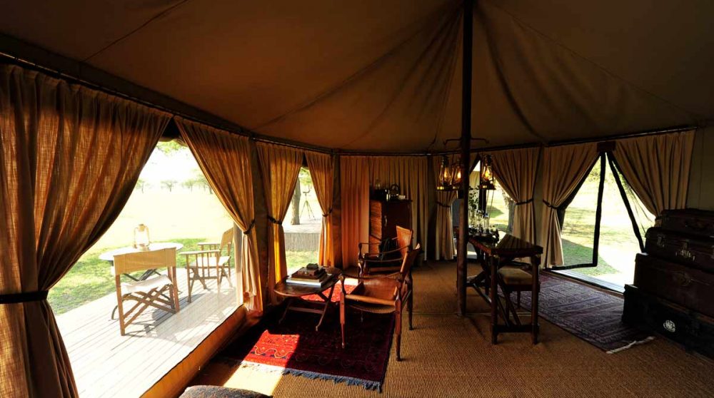 Terrasse devant la tente