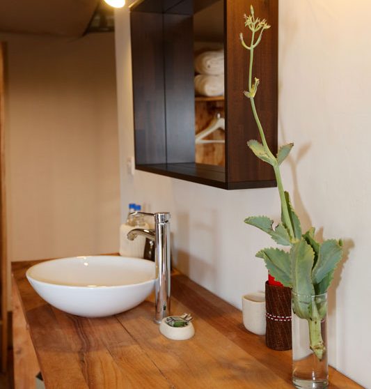 Lavabo dans la salle de bains