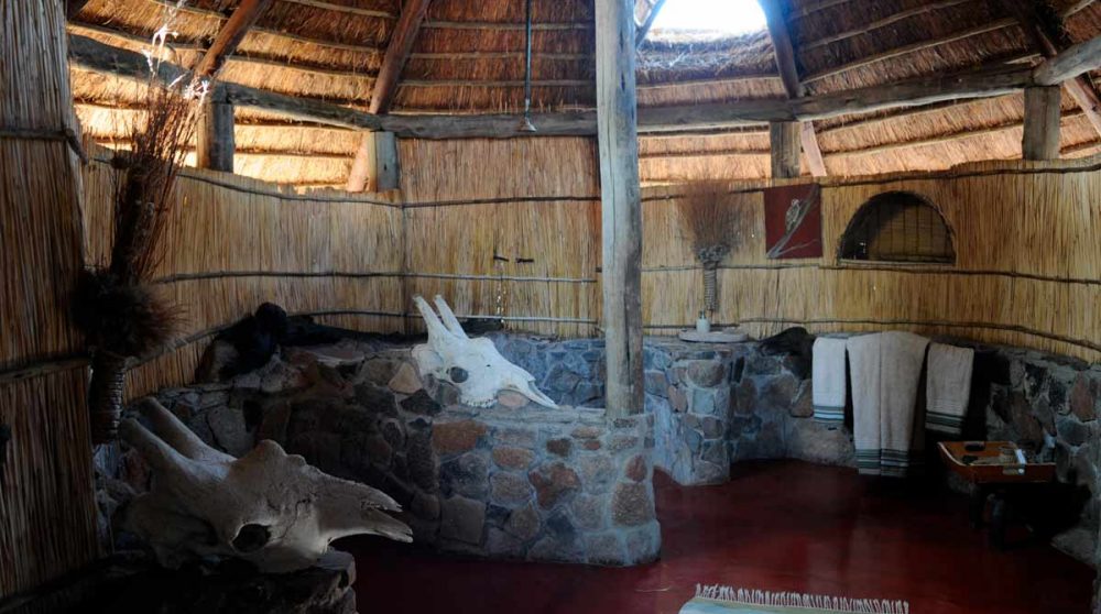 La salle de bains dans une tente