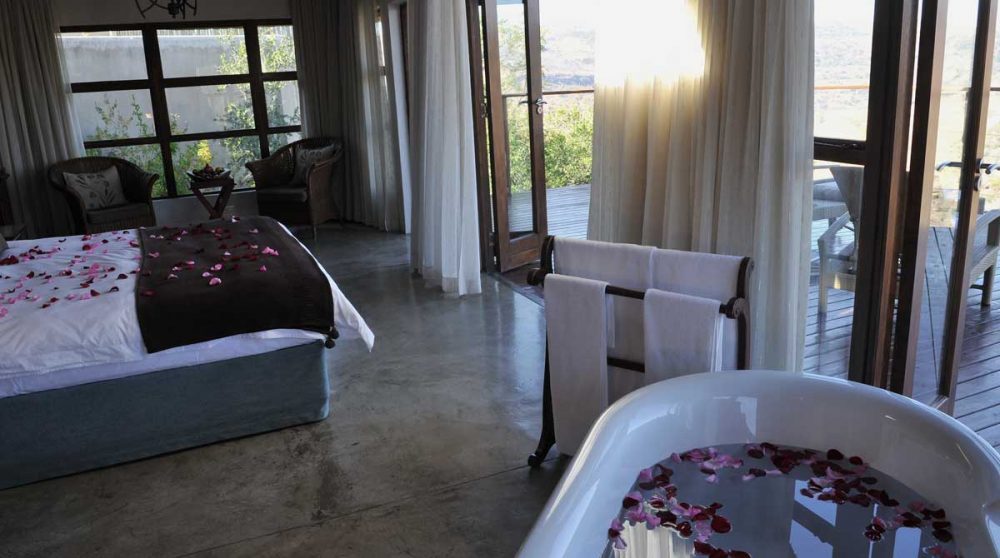 Une baignoire dans une chambre de l'Esiweni Lodge