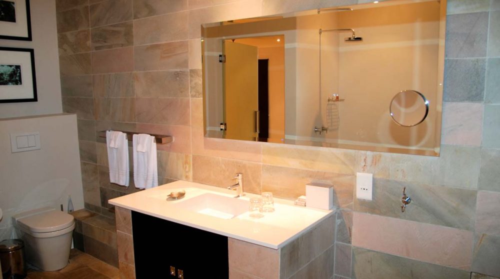 Salle de bains au Kensington Place