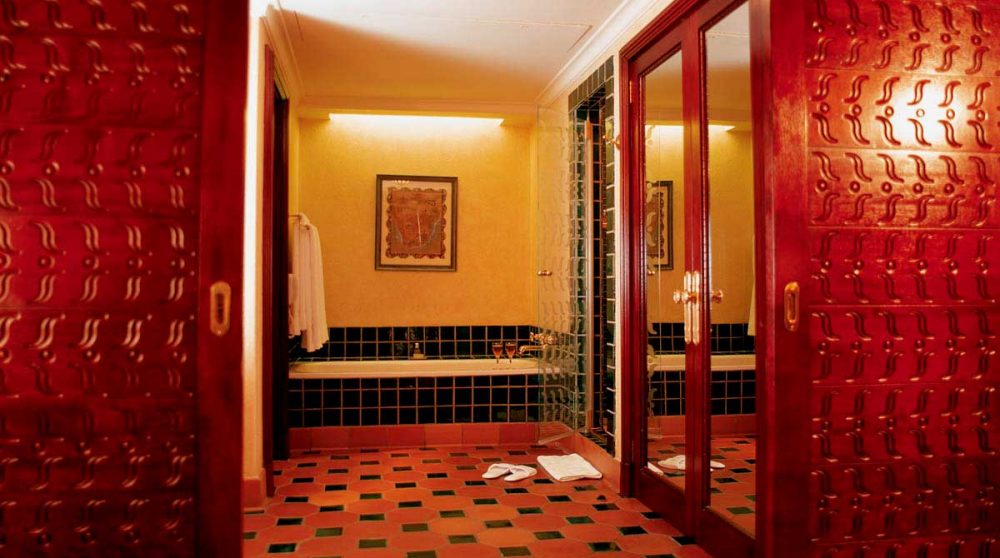 Salle de bains d'une chambre au Palace Lost City