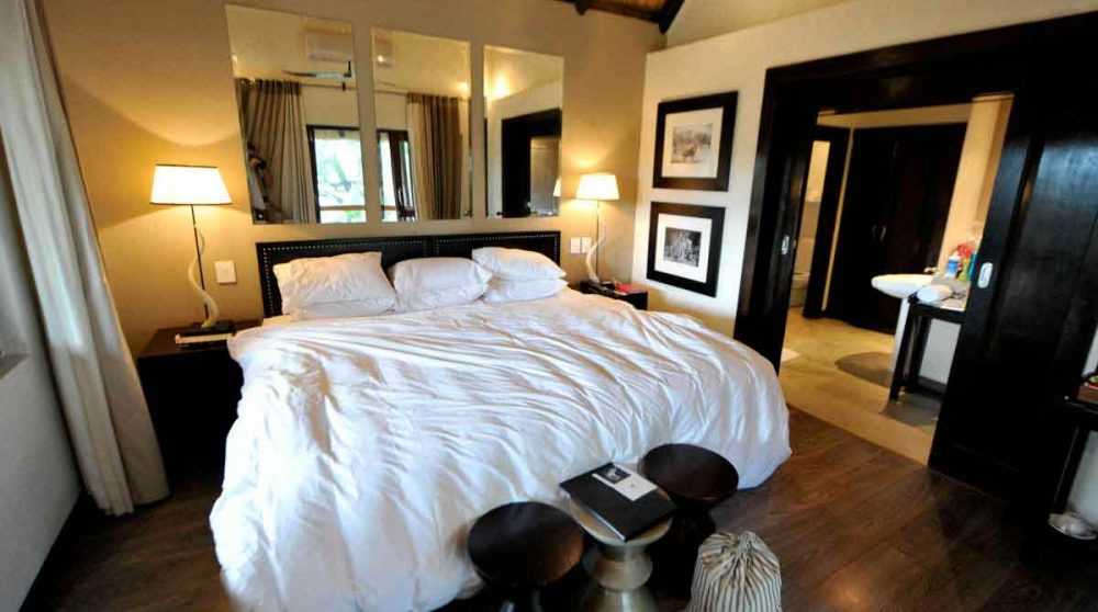 Une chambre d'un Camp Superior Chalet au Londolozi Varty Camp