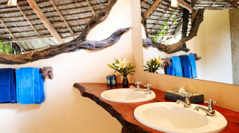 Une salle de bains au Manda Bay