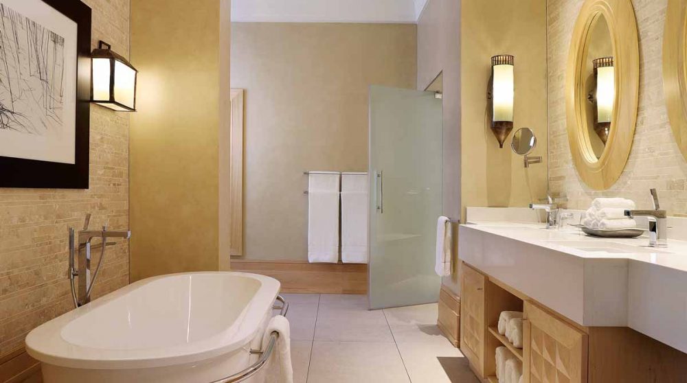 La salle de bains au Saxon