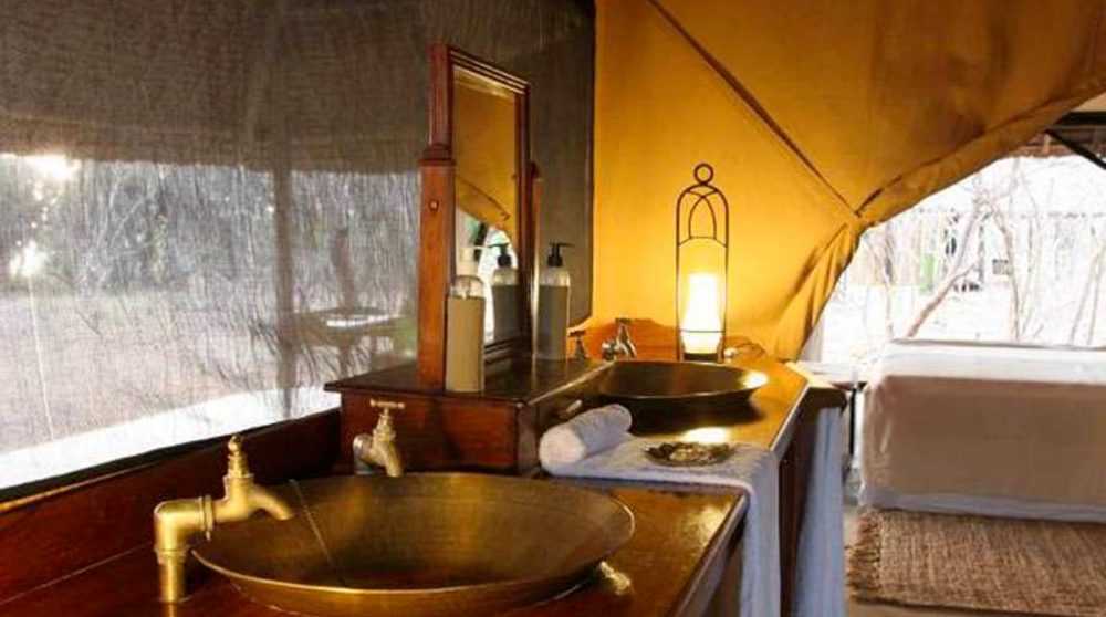 Lavabos dans l'une des tentes au Siwandu