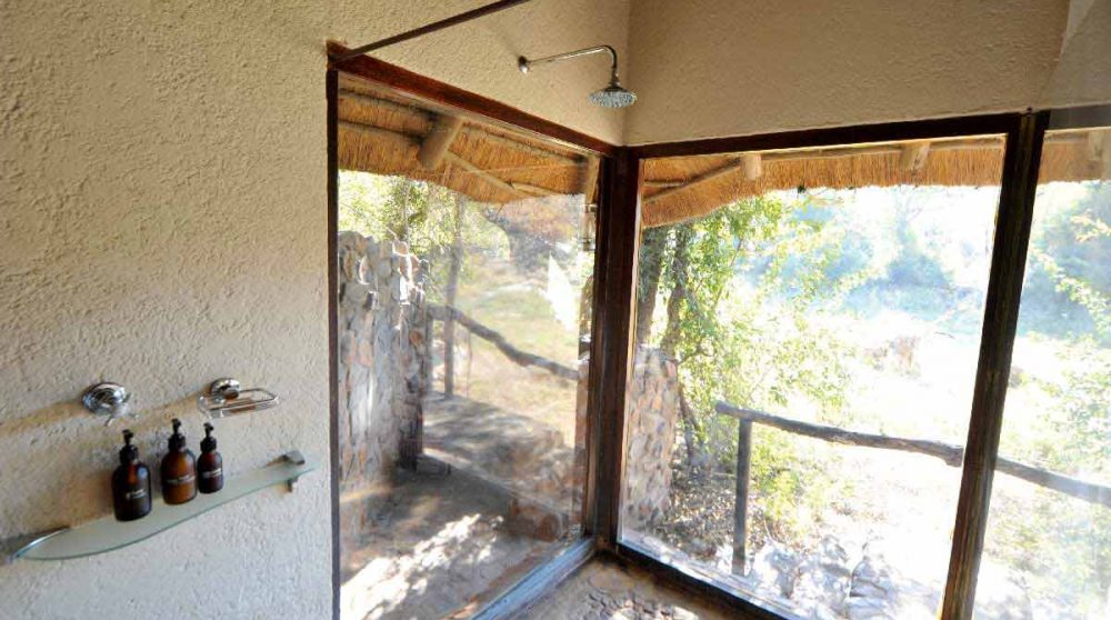 La douche donnant sur la nature à Sabi Sand