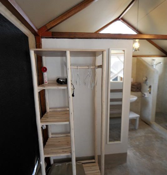 Une penderie à Etosha