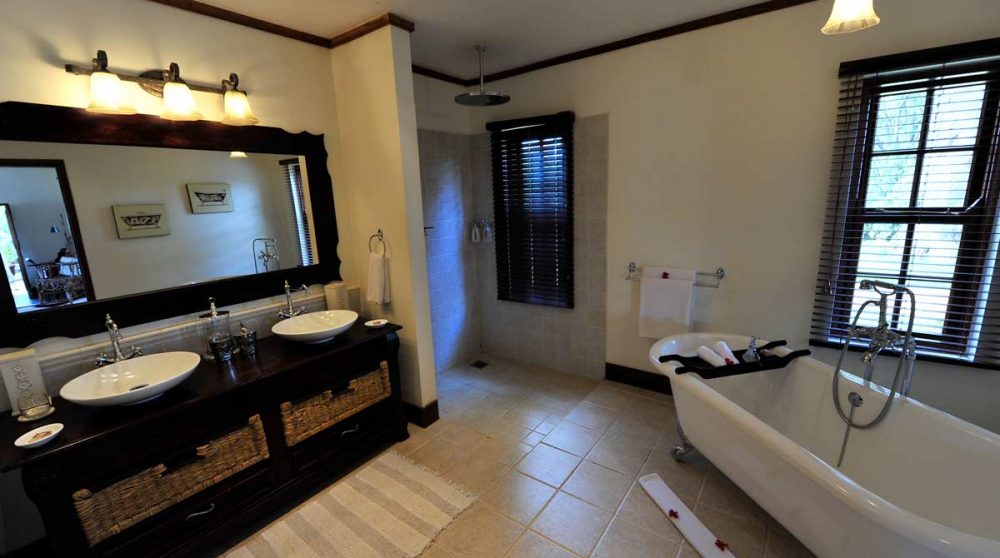 La salle de bains d'une chambre de l'hôtel en Tanzanie